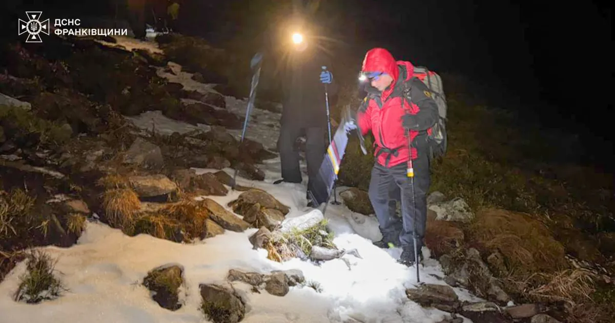 Рятувальні команди знайшли туристів у горах (ФОТО)