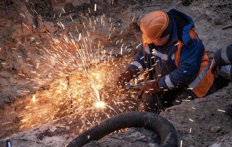 Під час виклику в Києві помер слюсар, який працював кілька днів без відпочинку.