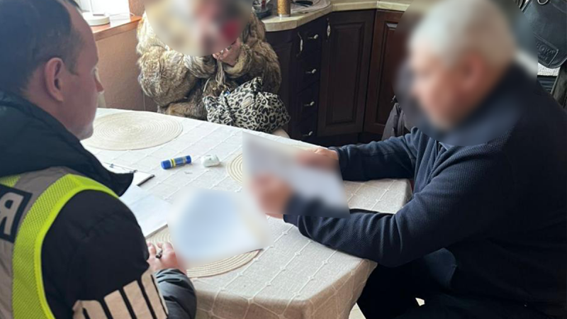 Національна поліція висунула підозру керівникові департаменту КМДА у причетності до випуску необґрунтованих облігацій, що призвели до збитків, які перевищують 0,5 мільярда гривень.