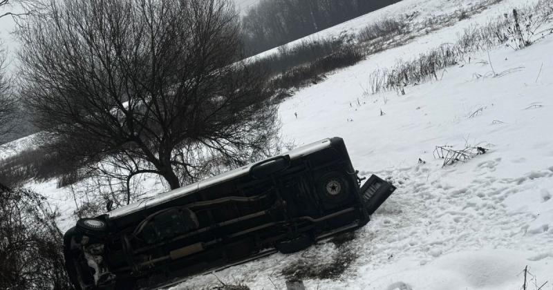 Автобус, що перевозив дітей з Києва, потрапив в аварію на Закарпатті: є постраждалі. ФОТО.