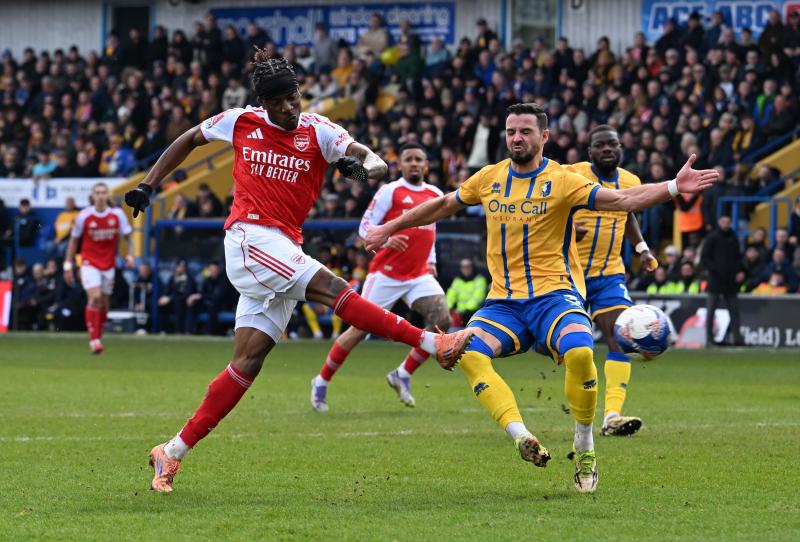 Гравці Мадуеке та Езе, а також фатальна помилка Салмона в аналізі поєдинку Менсфілд - Арсенал з рахунком 1:2 - Футбол24.