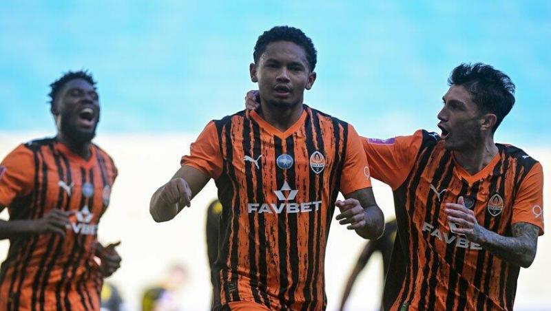 Дубль Єгіналдо та результативний удар Мейрелліша: 