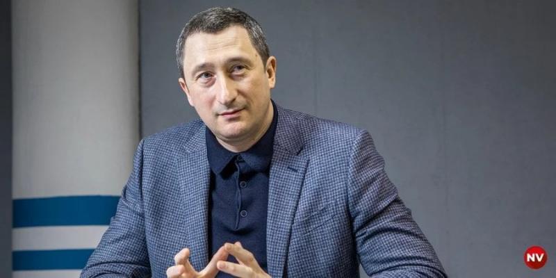 Він не залишився без нічого. Чернішов оголосив про свою заробітну плату та компенсаційні виплати, отримані під час звільнення з Нафтогазу.