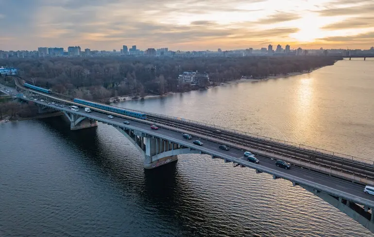 Коли обваляться мости Києва, або Ігри 