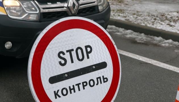 У Київській області водій проігнорував вимогу пред'явити документи для перевірки і наїхав на співробітника ТЦК.