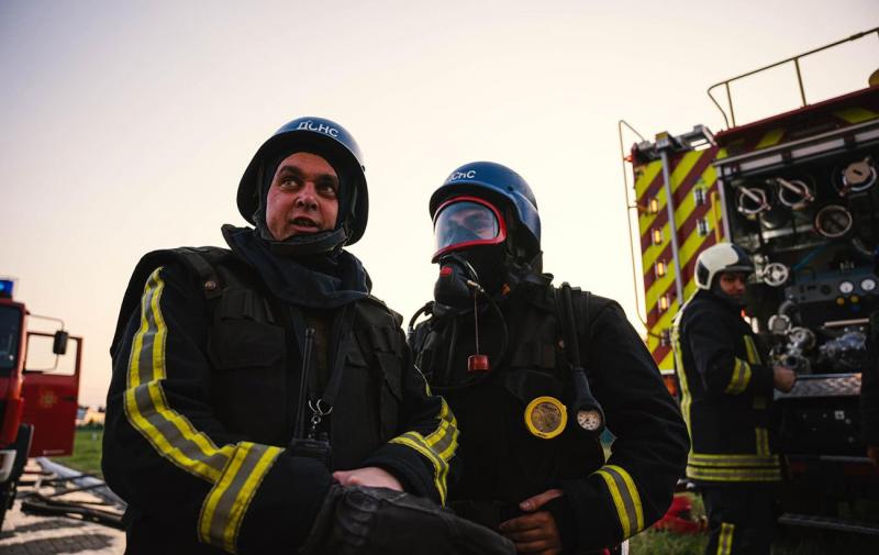 У Києві поблизу станції метро приземлилися фрагменти ворожого безпілотника.