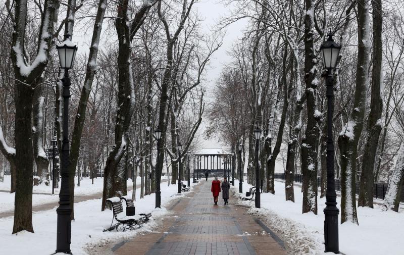 Київ оповитий білим покривалом снігу: як виглядають вулиці столиці (фото)