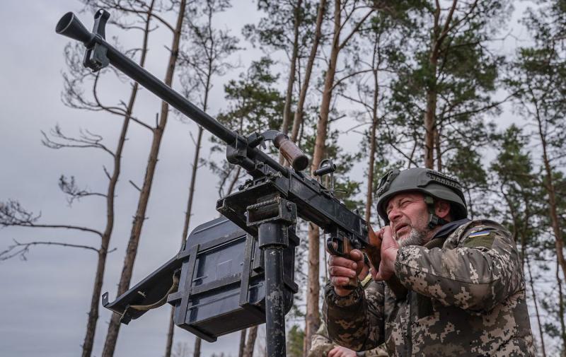 Вночі Росія здійснила запуск 77 дронів і двох ракет по Україні: скільки з них перехопила система протиповітряної оборони?