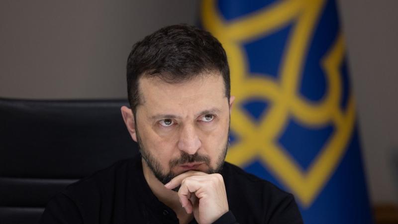 Зеленський прокоментував нічну атаку на Київ: російська сторона закликає до спокою на 9 травня, але в той же час безцеремонно продовжує обстрілювати Україну щодня.