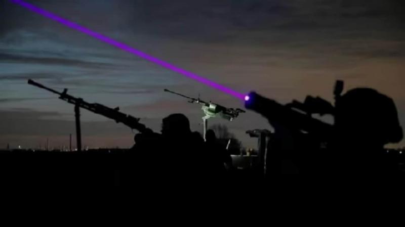 У Київській області сили протиповітряної оборони ведуть боротьбу з ворожими безпілотниками.