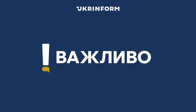 Ворожі дрони завдали ушкоджень багатоповерховим будинкам у кількох районах Київської області.