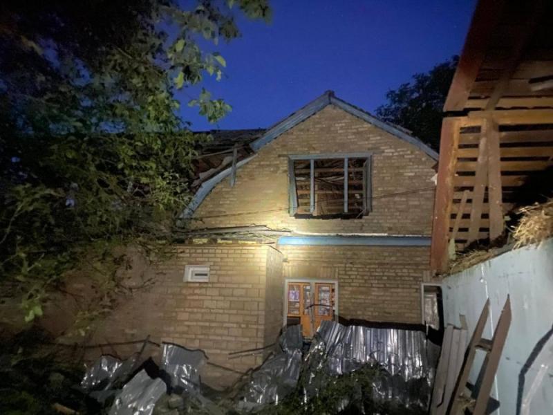 В Київській області відбулася атака окупантів з використанням дронів, внаслідок чого є постраждалі.