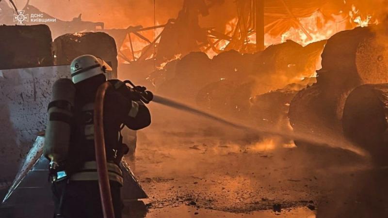 Атака на Білу Церкву: великі пожежі спалахнули на об'єктах цивільного призначення.