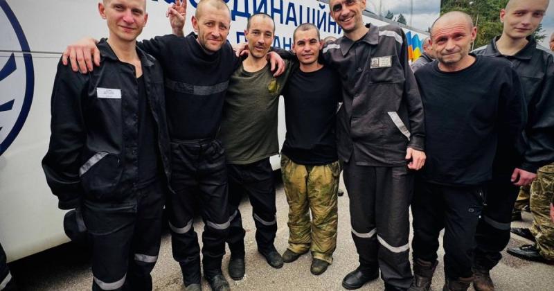 У День Незалежності України відбувся обмін затриманими особами: додому повернули як військовослужбовців, так і цивільних громадян (ФОТО) -- Delo.ua