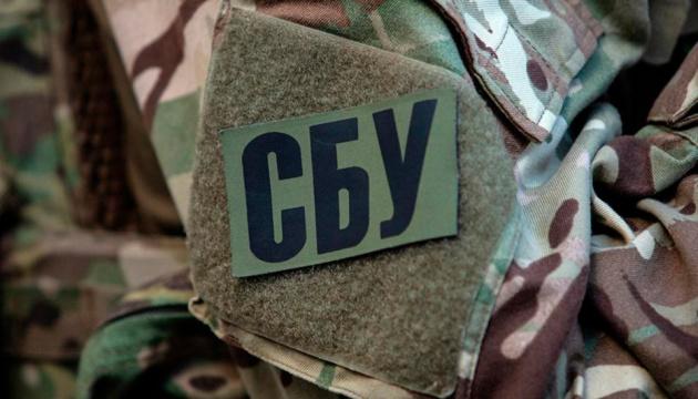 Служба безпеки України виявила співробітника хімічного заводу, який координував ворожі ракетні удари по цілям Сил оборони в п'яти регіонах.