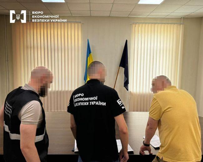 БЕБ - представник Збройних сил України незаконно призначив премії на суму 15 мільйонів - Новини Весь Харків.