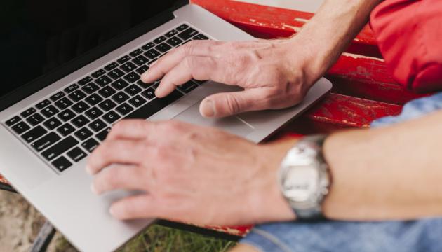 В Україні середня тривалість діяльності ІТ-ФОП становить приблизно чотири роки, згідно з даними Опендатабот.