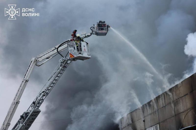 Внаслідок дій російських військових було зруйновано понад 20 житлових будинків у чотирьох регіонах, зокрема зафіксовані й випадки прямого влучення, повідомляє Міністерство внутрішніх справ.