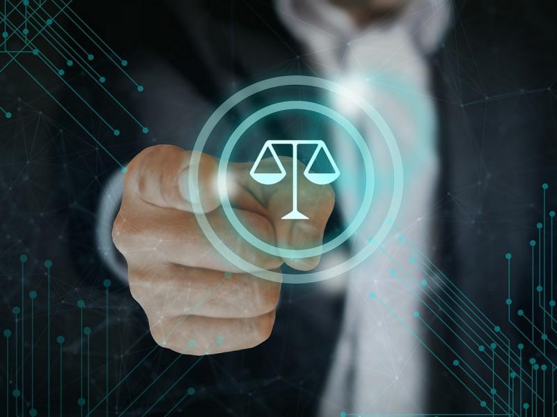 У Київській області жінка вчинила жахливий злочин, спаливши свого сина. Суд виніс вирок, призначивши їй 14 років позбавлення волі.