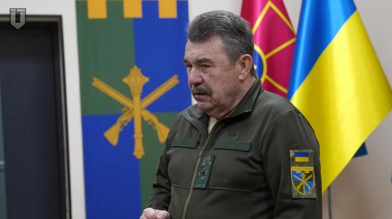 Скандал у Збройних силах України: міністр оборони епохи Кучми вручив нагороди бійцям тероборони - Деталі | Експрес онлайн