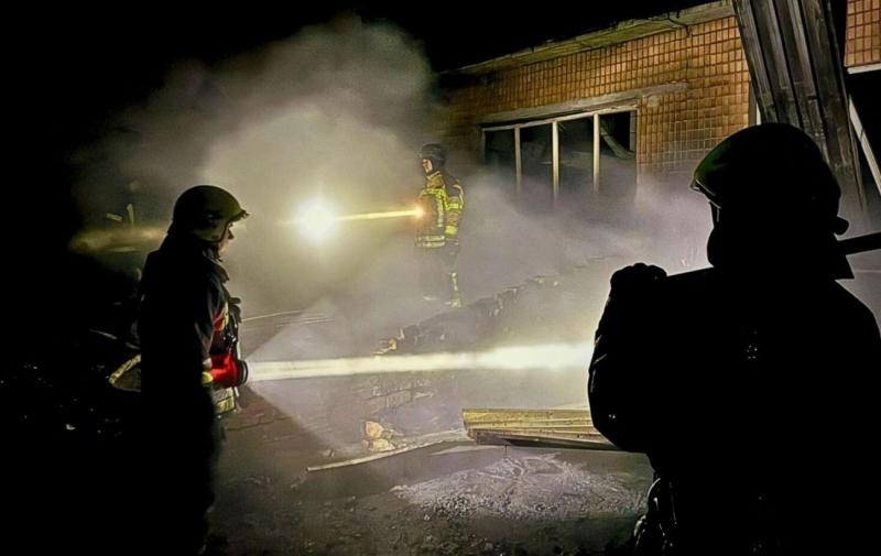 Російські війська знову завдали удару по Фастову: пошкоджені житлові будівлі, виникли численні загоряння (фото)