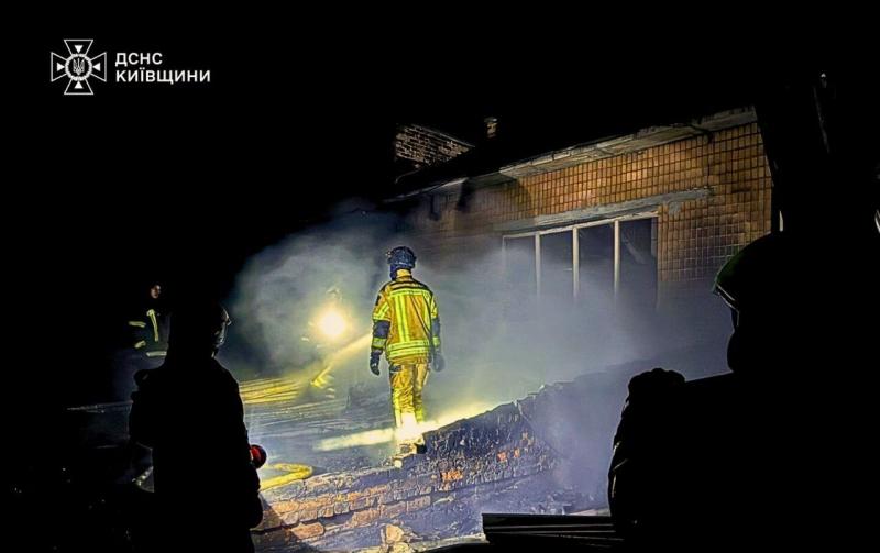 Російські війська вдруге за тиждень обстріляли Фастів: місто зазнало шкоди внаслідок атак на інфраструктуру.