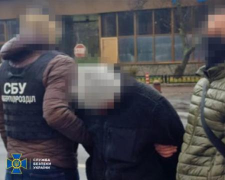 Двоє осіб, які не мали роботи, планували атаки на теплові та гідроелектростанції в Київській області.