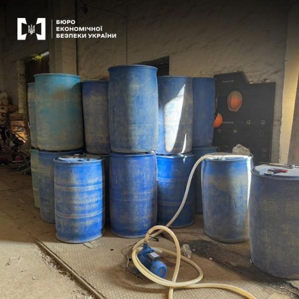 На основі матеріалів БЕБ, суд ухвалив рішення щодо жителя Київщини, який займався нелегальним виробництвом алкогольних напоїв - Новини Весь Харків.