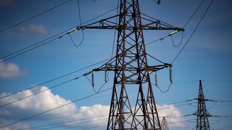 Внаслідок значних руйнувань енергетичних об'єктів, відновлення графіків постачання в ряді регіонів наразі є неможливим, повідомляє Міністерство енергетики.