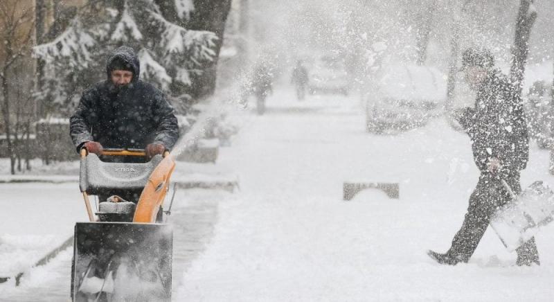 Сильні снігопади та хуртовини: українців застерегли про несприятливі погодні умови 9 січня (мапа)