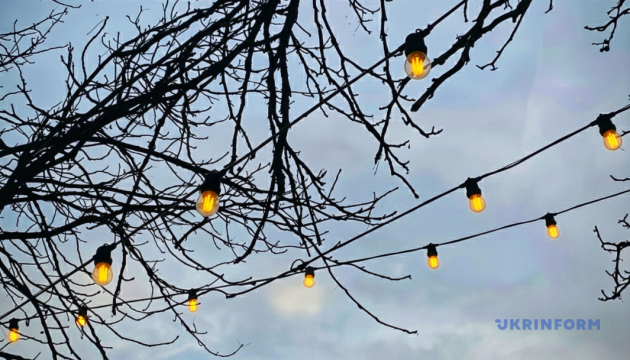 Внаслідок російських обстрілів у Києві та семи регіонах країни сталося знеструмлення.