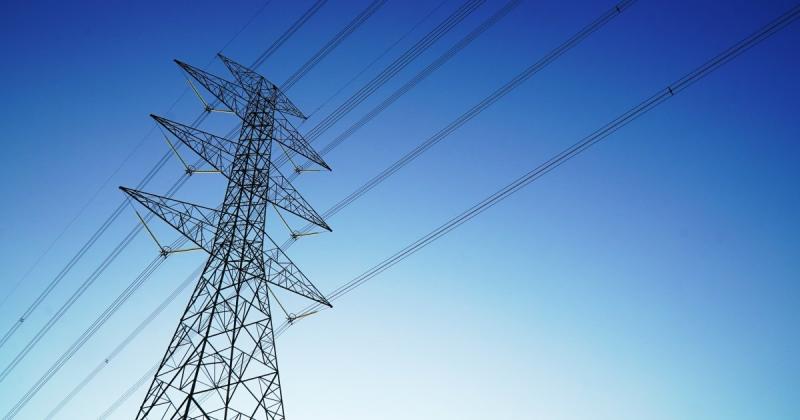 Російські військові здійснювали атаки на енергетичні об'єкти: де спостерігається відсутність електрики -- Delo.ua