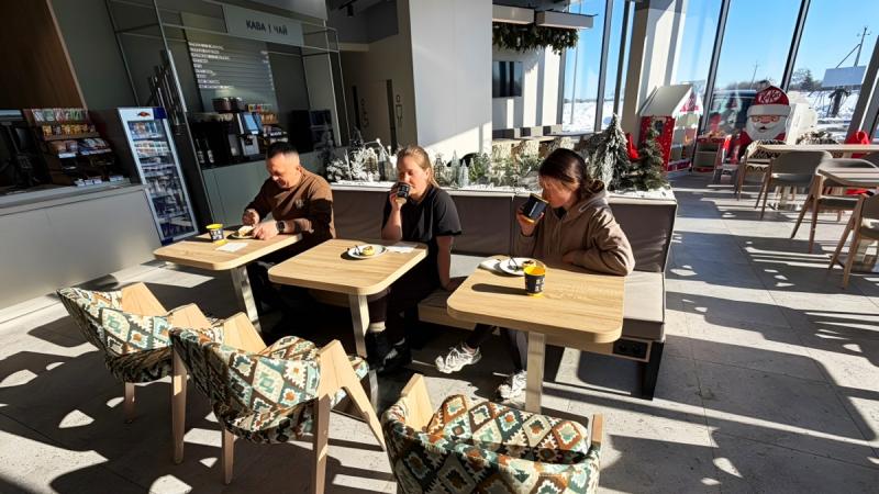 UKRNAFTA запускає нову автозаправну станцію з кафе в Рівненській області: традиційні українські страви та сюрпризи для відвідувачів.