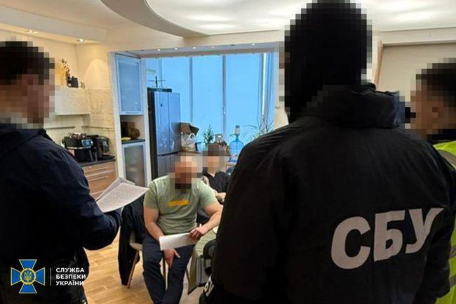 Служба безпеки України та Національна поліція розкрили у Києві велике угруповання, яке займалося легалізацією іноземців у країнах Європейського Союзу - Новини Весь Харків.