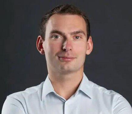 Засоби масової інформації повідомили про незадекларовані мільйони, які належать Железняку для придбання облігацій. НАЗК повинно провести розслідування.