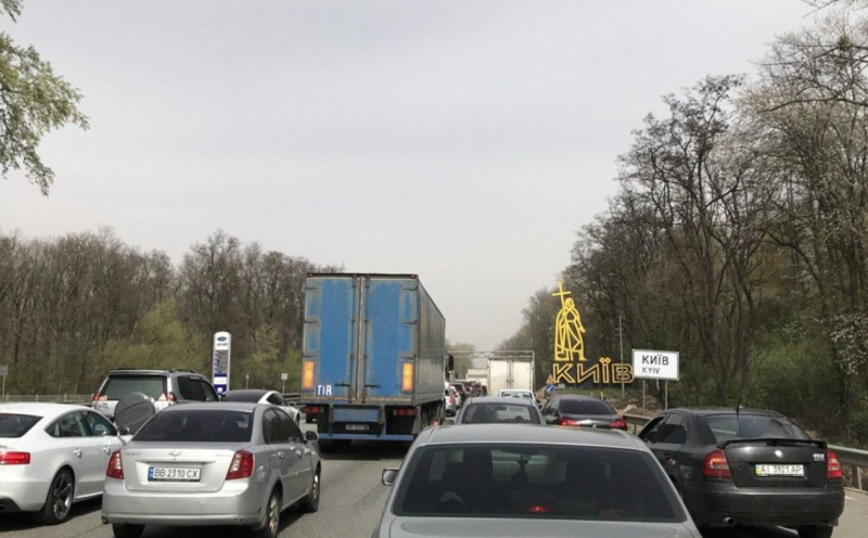 Аварія на тепломережі заблокувала проспект Європейського Союзу: у Києві спостерігаються затори.
