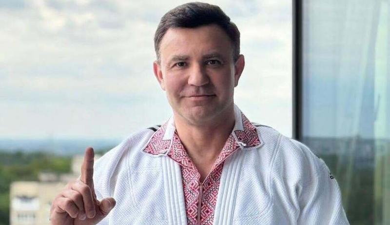Тищенко, ймовірно, міг застосовувати благодійний фонд для отримання 