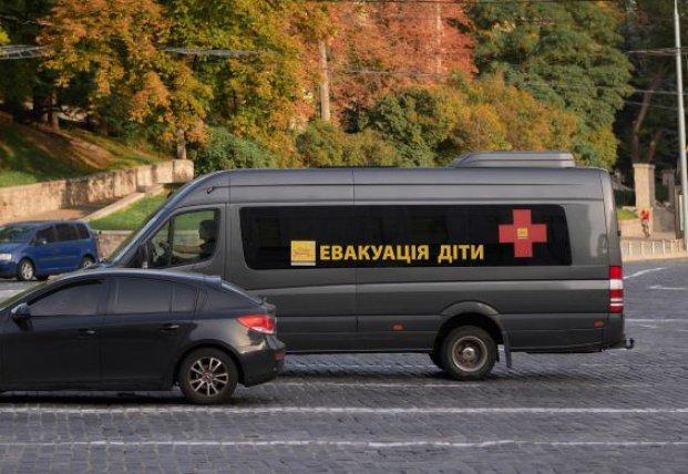 Термінова та примусова евакуація розпочалася в деяких районах Херсона та його області.