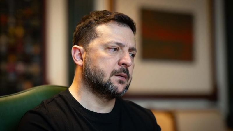 Зеленський обговорює наміри щодо реформування управлінської структури в Києві та окремих областях.